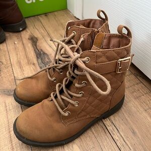 Source Unknown Tan Quilted Kids Boots
